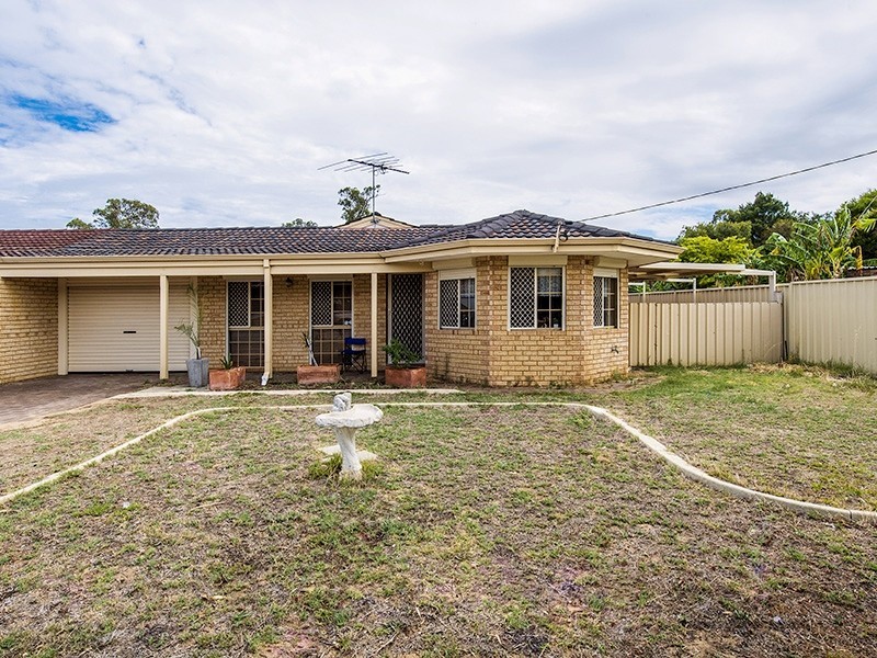 17B Saskatchewan Way, Greenfields WA 6210