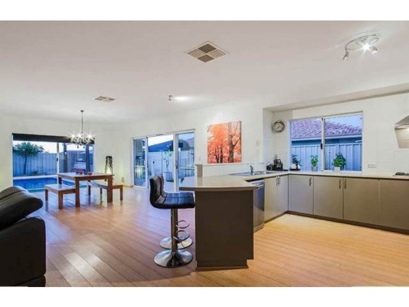 36 Yindana Blvd, Lakelands WA 6180