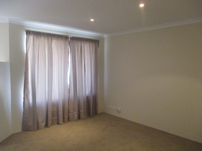 6 Pyrford Ramble, Erskine WA 6210