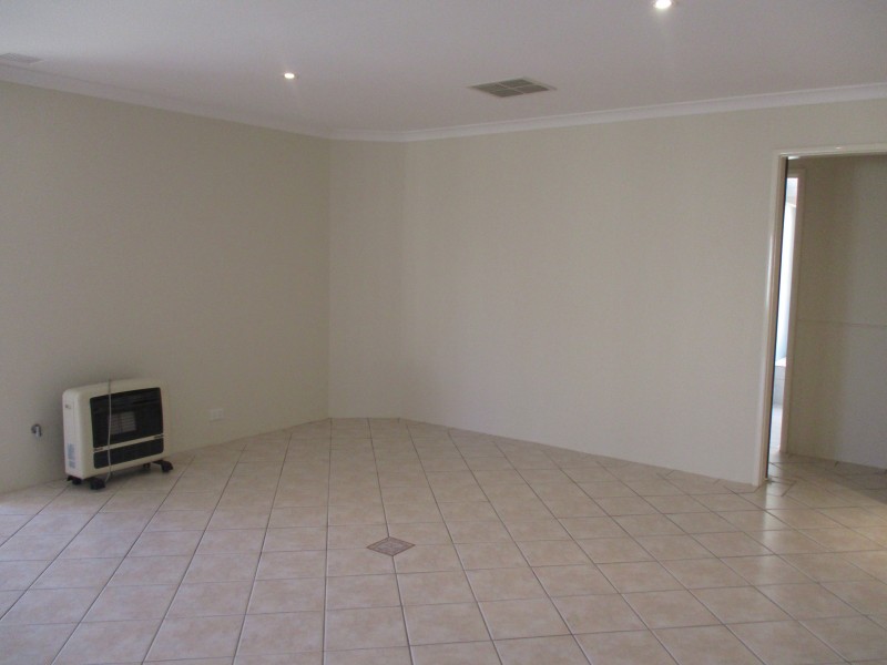 6 Pyrford Ramble, Erskine WA 6210