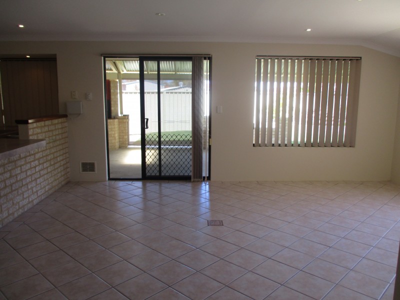 6 Pyrford Ramble, Erskine WA 6210