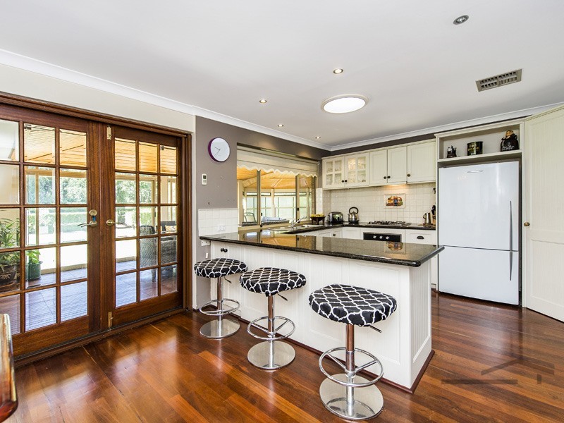 14 Victoria Circle, Greenfields WA 6210