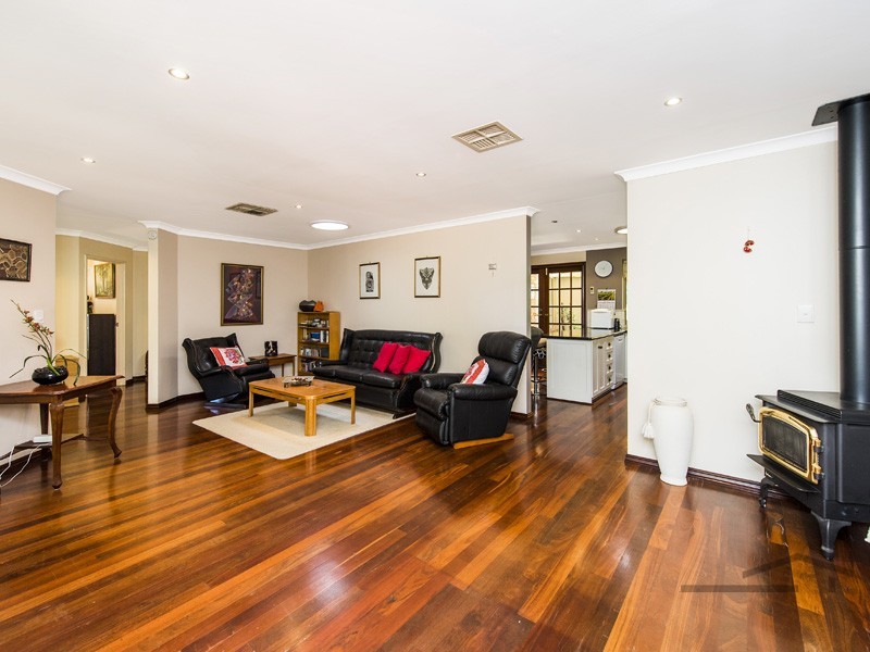 14 Victoria Circle, Greenfields WA 6210