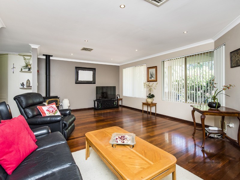 14 Victoria Circle, Greenfields WA 6210