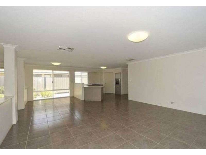 117 Meadow Springs Drive, Meadow Springs WA 6210