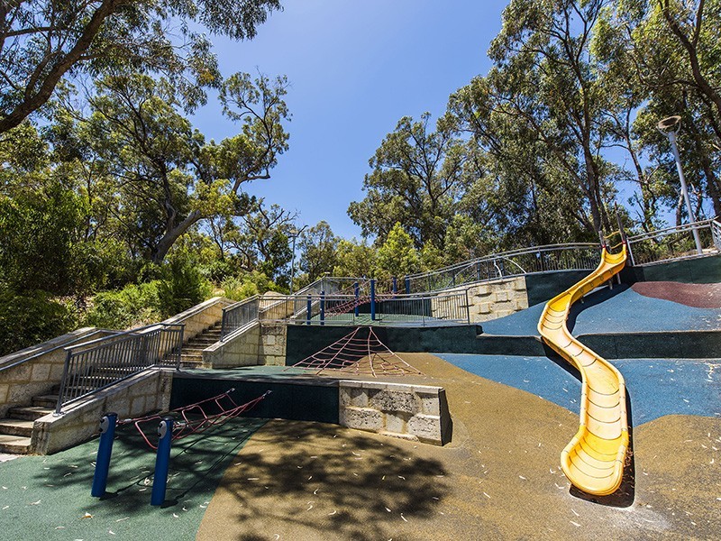 117 Meadow Springs Drive, Meadow Springs WA 6210