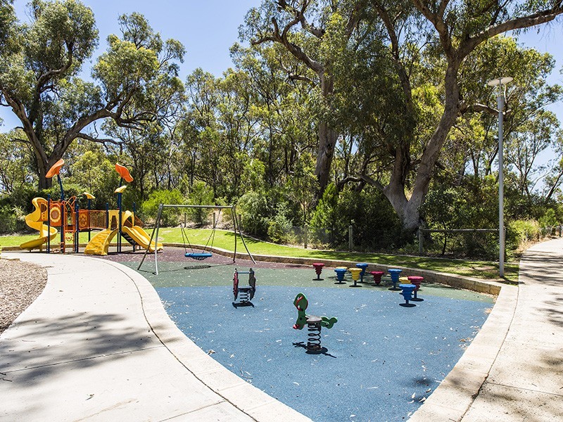 117 Meadow Springs Drive, Meadow Springs WA 6210