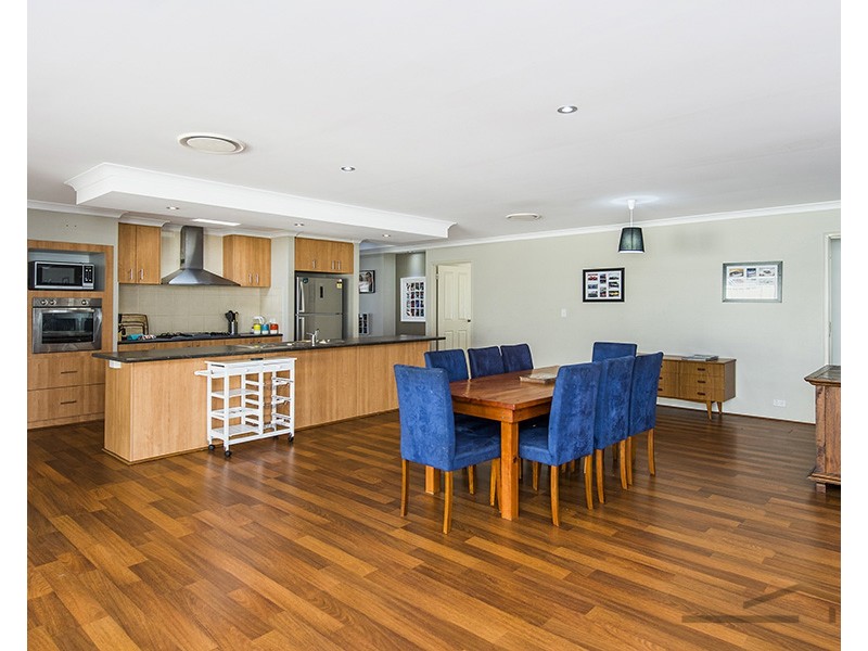 4 Katanning Avenue, Dawesville WA 6211