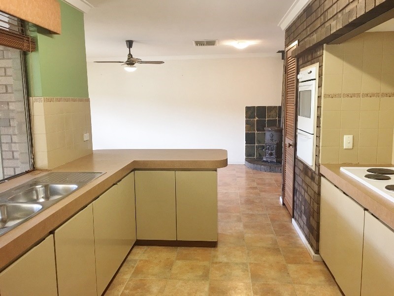 52 Glencoe Parade, Halls Head WA 6210