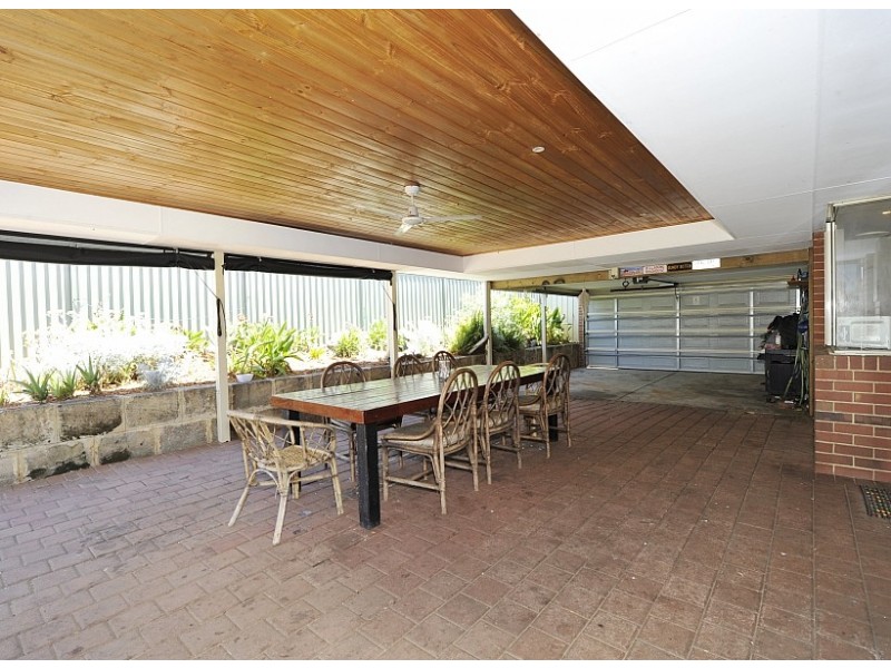 14 Satinash Retreat, Halls Head WA 6210