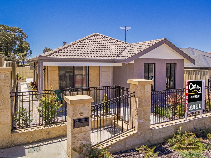 15 Payanna Grange, Lakelands WA 6180
