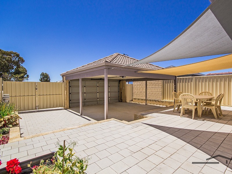 15 Payanna Grange, Lakelands WA 6180