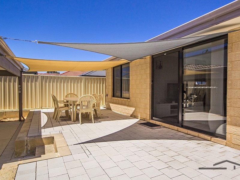 15 Payanna Grange, Lakelands WA 6180