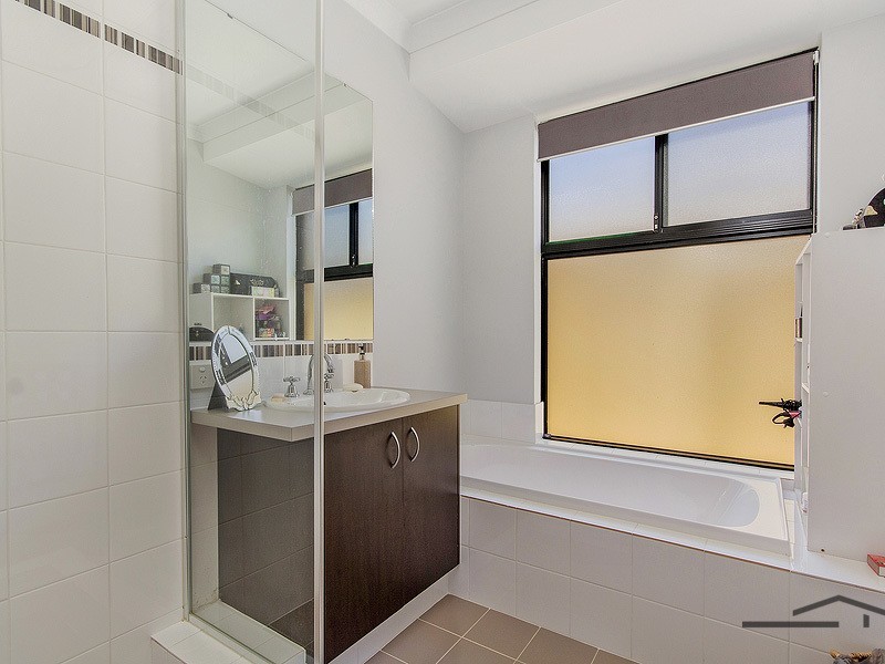 15 Payanna Grange, Lakelands WA 6180