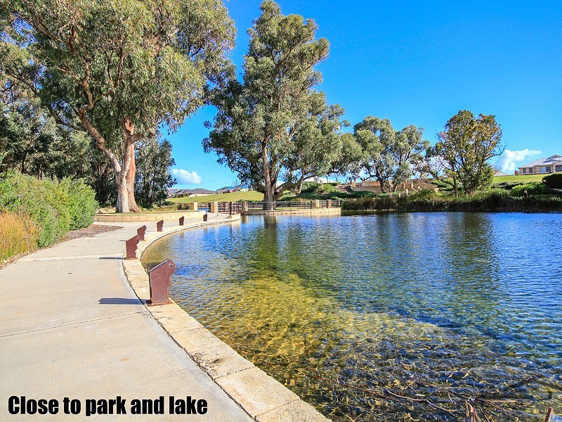 15 Payanna Grange, Lakelands WA 6180