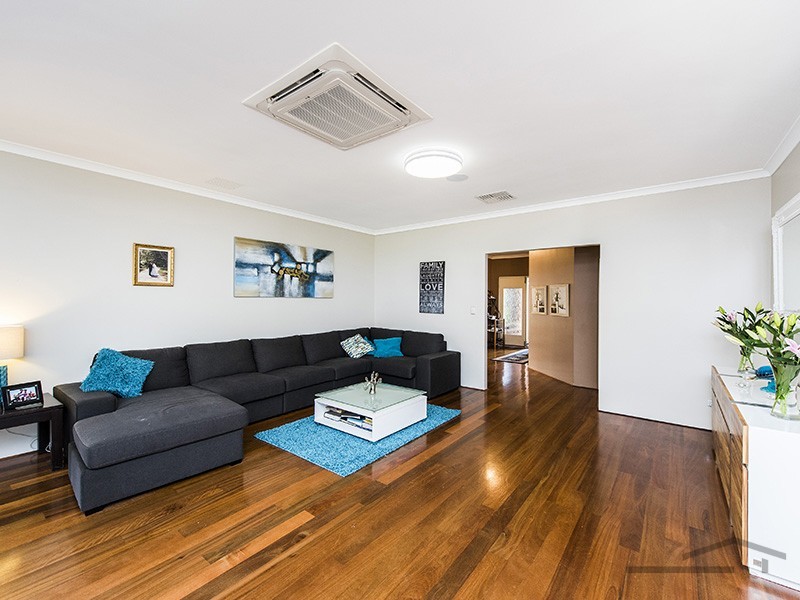 26 Bellavista Parade, Meadow Springs WA 6210