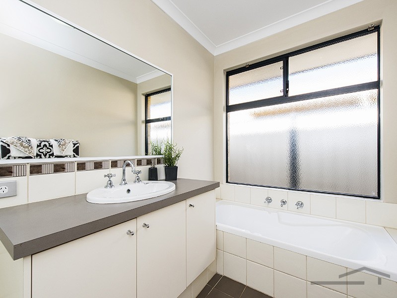 26 Bellavista Parade, Meadow Springs WA 6210