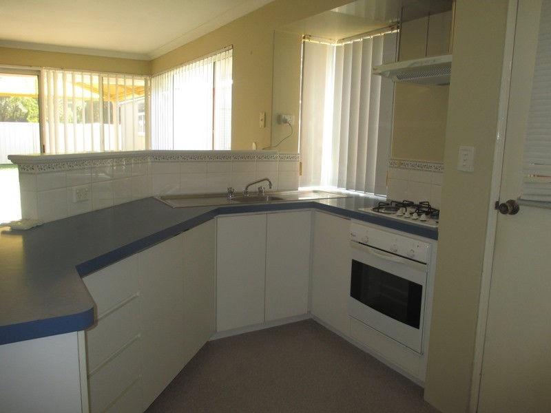 3 Sunningdale Chase, Meadow Springs WA 6210