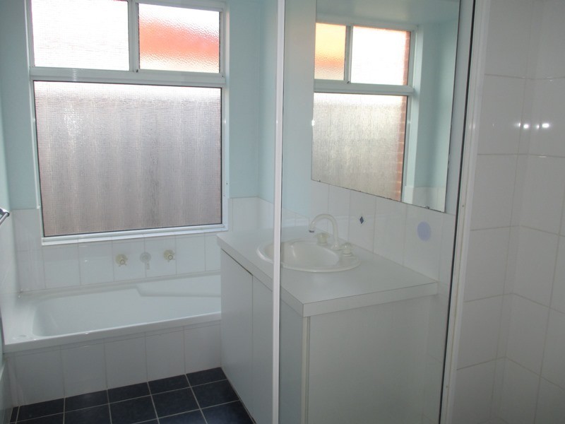 3 Sunningdale Chase, Meadow Springs WA 6210