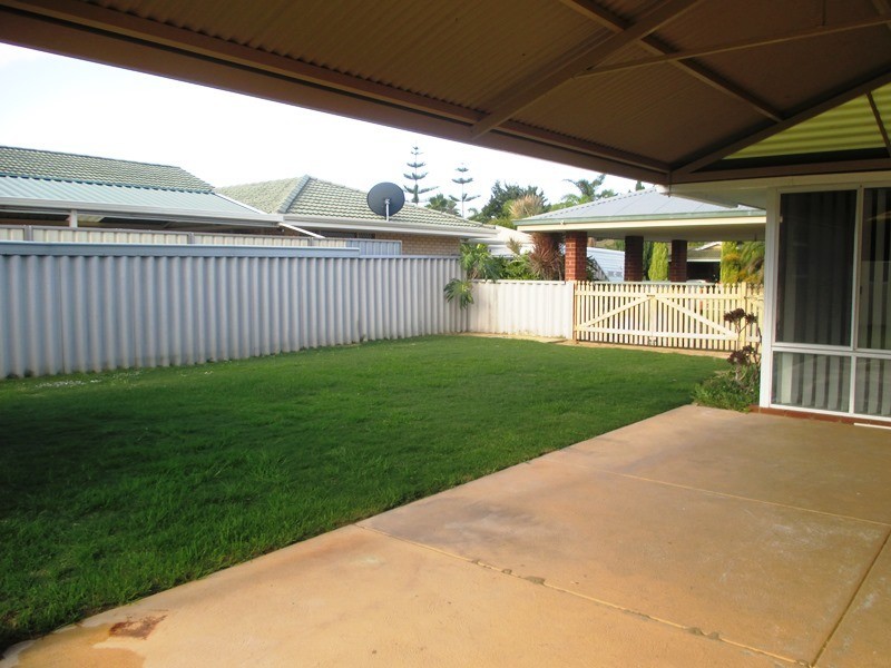 3 Sunningdale Chase, Meadow Springs WA 6210