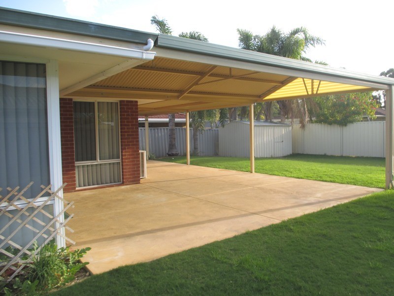 3 Sunningdale Chase, Meadow Springs WA 6210