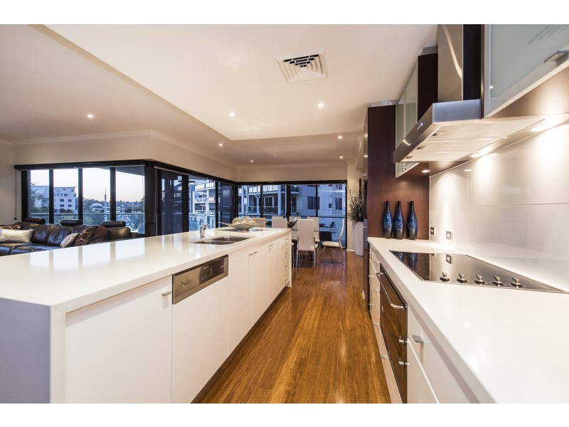 1/18 Cannaregio Square, Mandurah WA 6210