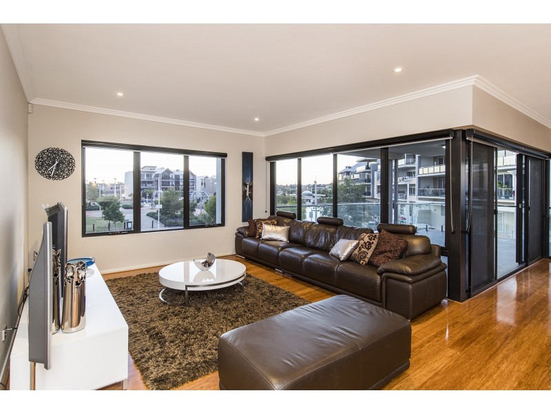 1/18 Cannaregio Square, Mandurah WA 6210