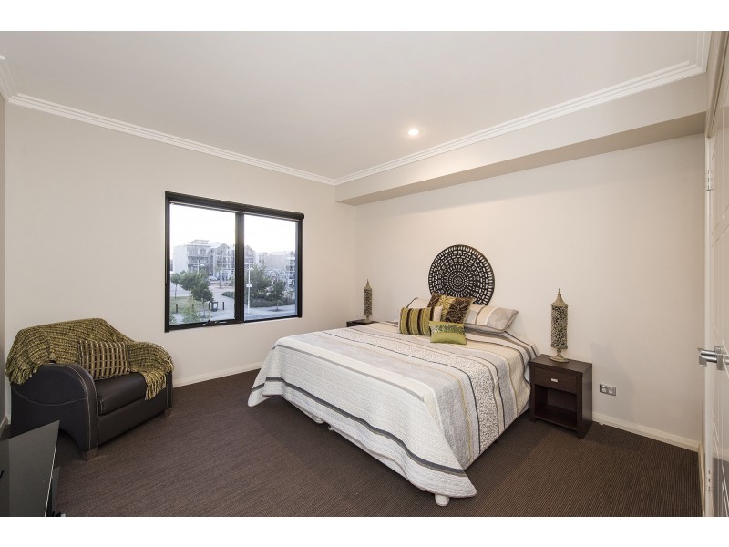 1/18 Cannaregio Square, Mandurah WA 6210