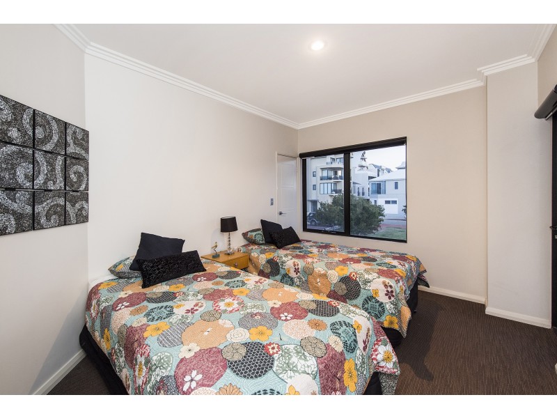 1/18 Cannaregio Square, Mandurah WA 6210