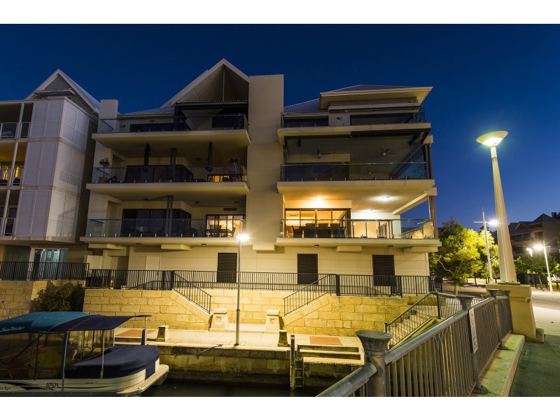 1/18 Cannaregio Square, Mandurah WA 6210