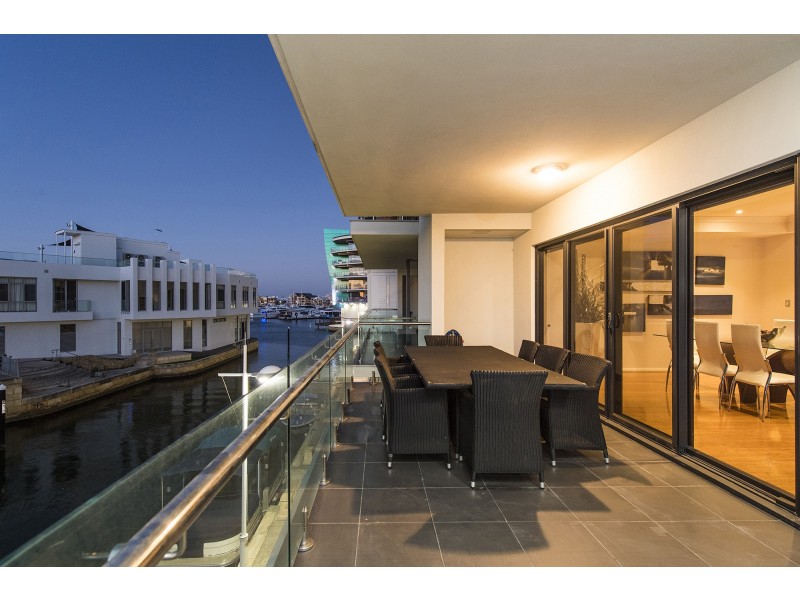 1/18 Cannaregio Square, Mandurah WA 6210