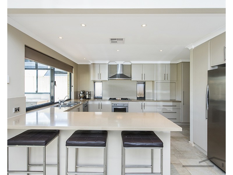 3 Loxton Street, Dudley Park WA 6210