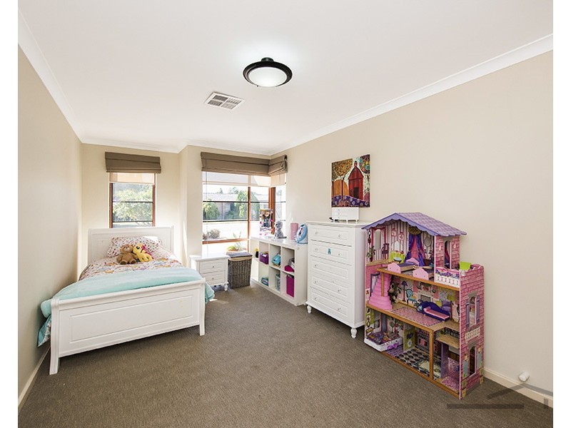 3 Loxton Street, Dudley Park WA 6210