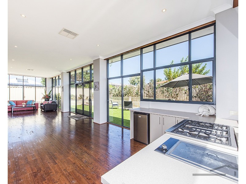 3 Loxton Street, Dudley Park WA 6210
