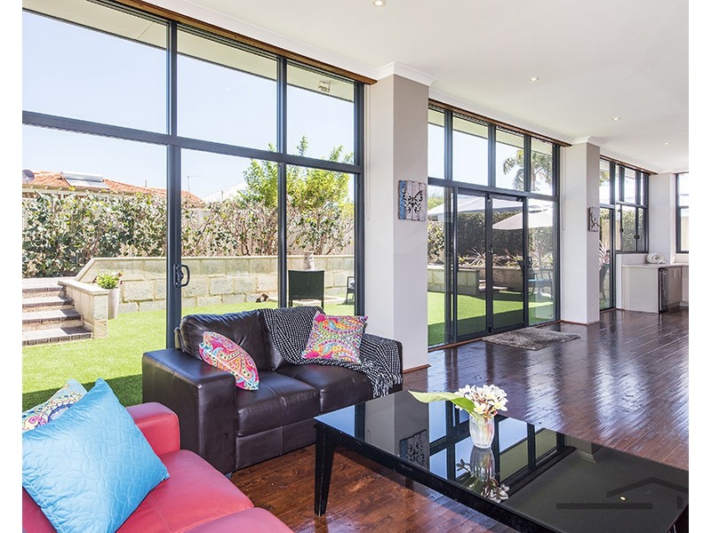 3 Loxton Street, Dudley Park WA 6210