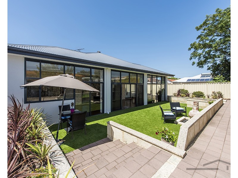 3 Loxton Street, Dudley Park WA 6210