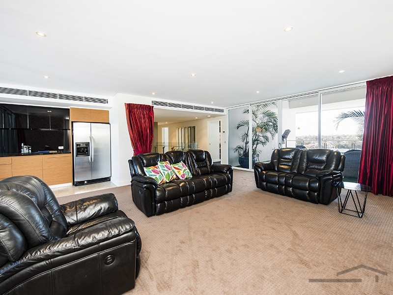 707/1 Marco Polo Drive, Mandurah WA 6210