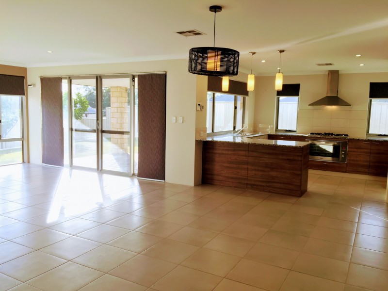 24 Garcia Loop, Lakelands WA 6180