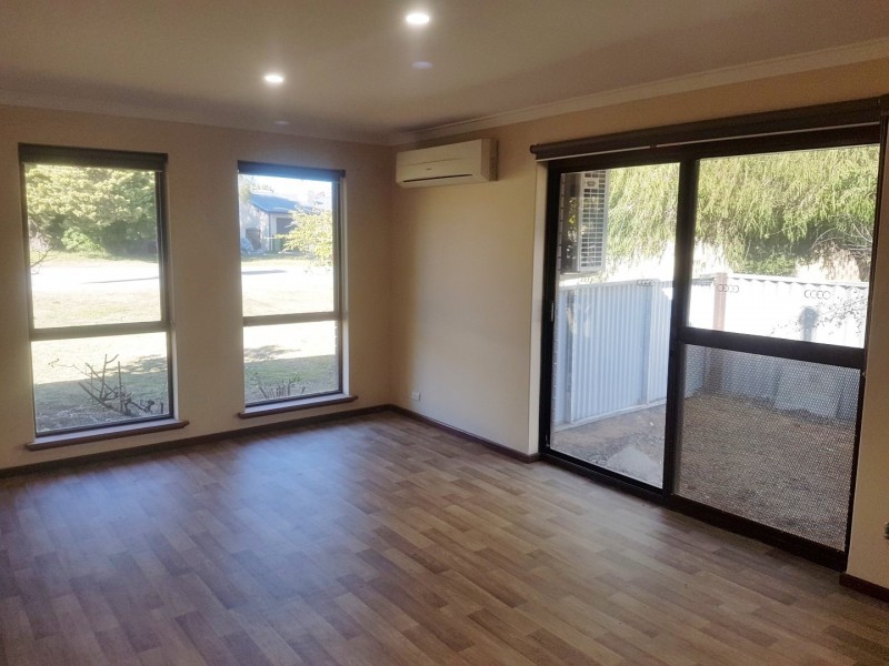 32 Comet Street, Dudley Park WA 6210