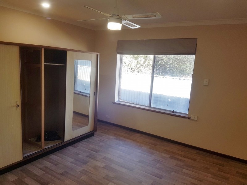 32 Comet Street, Dudley Park WA 6210