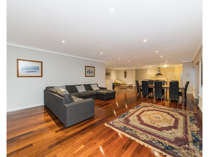 7 Virginia Turn, Madora Bay WA 6210