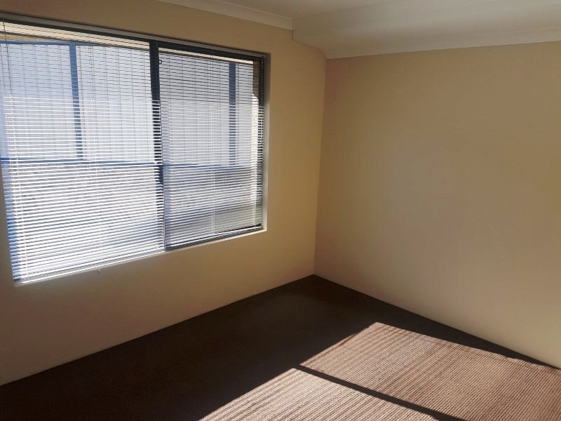 19 Jester Parkway, Meadow Springs WA 6210