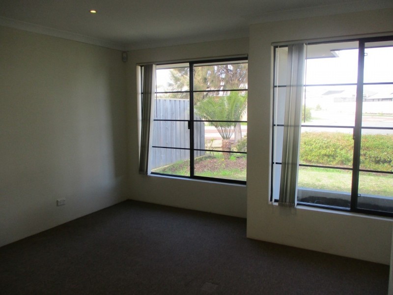 21 Tranquility Way, Halls Head WA 6210