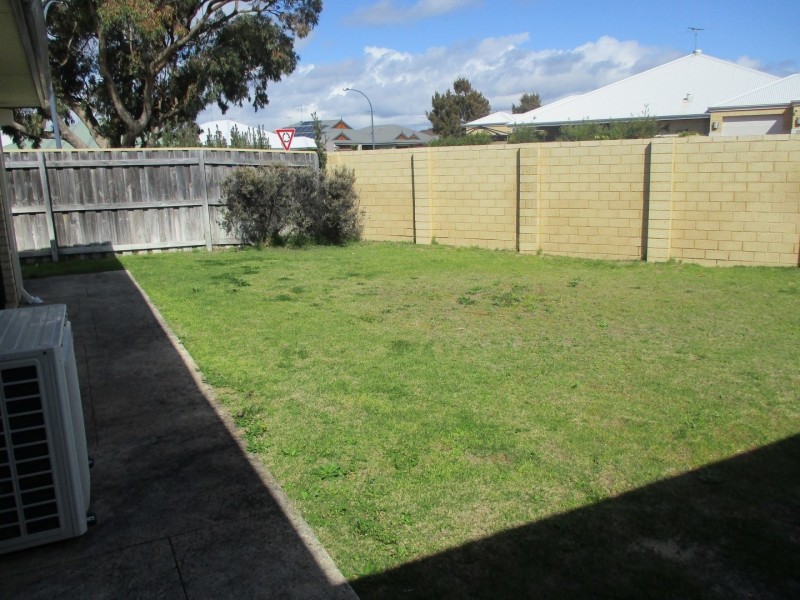 21 Tranquility Way, Halls Head WA 6210