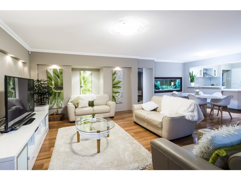 13 Hibbertia Follow, Halls Head WA 6210