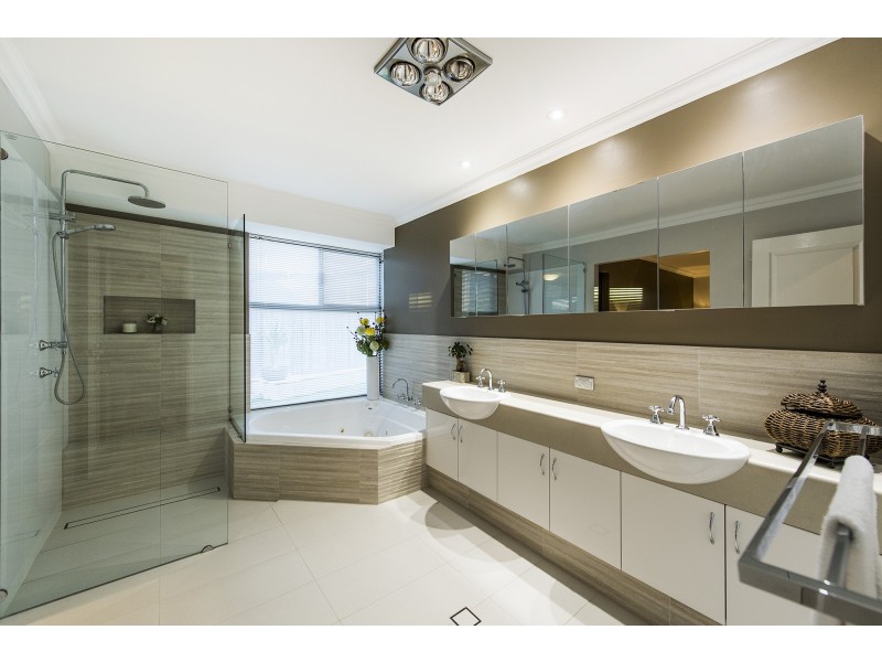 13 Hibbertia Follow, Halls Head WA 6210