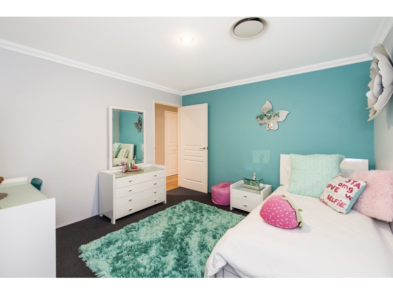 13 Hibbertia Follow, Halls Head WA 6210