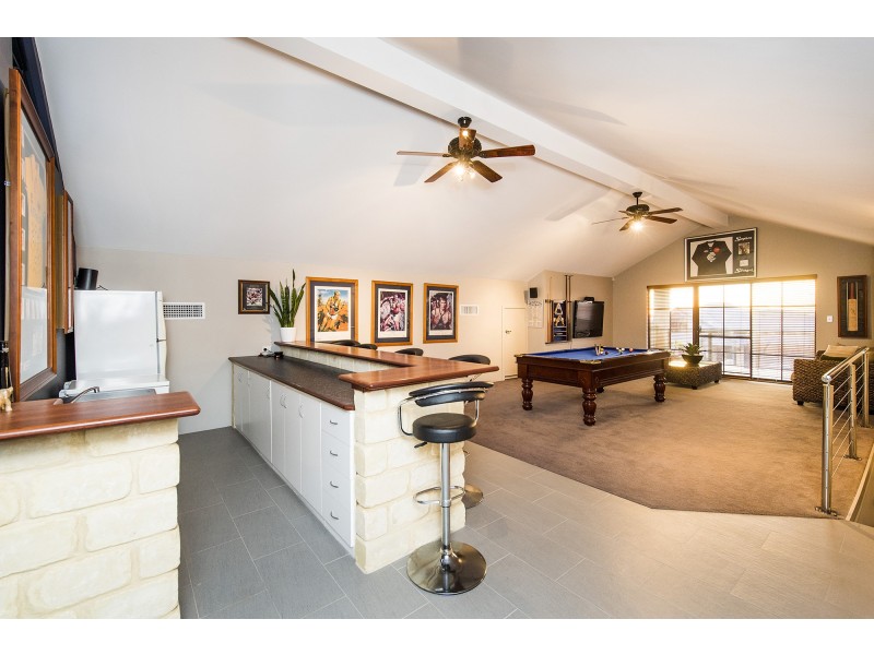 13 Hibbertia Follow, Halls Head WA 6210