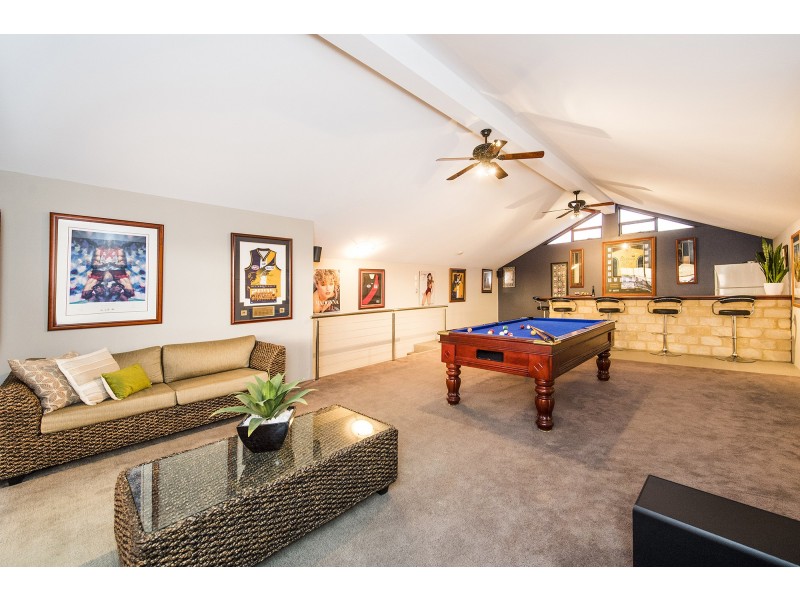 13 Hibbertia Follow, Halls Head WA 6210