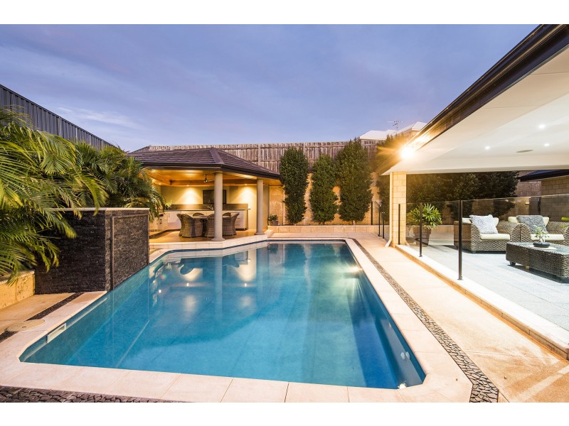 13 Hibbertia Follow, Halls Head WA 6210